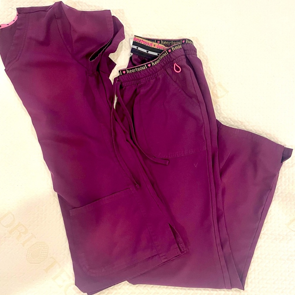 Heartsoul scrubs. Great condition. Small petite bottoms and xs tops.